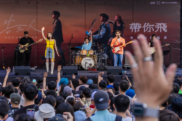 1688451072449734.jpg 07.告五人最喜欢能与歌迷互动的签唱会活动。(相信音乐提供).jpg