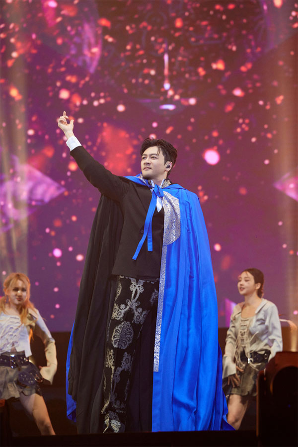 1715662168154051.jpg 苏有朋巡演北京站经典重现 明星好友惊喜到场引追剧回忆 (5).jpg